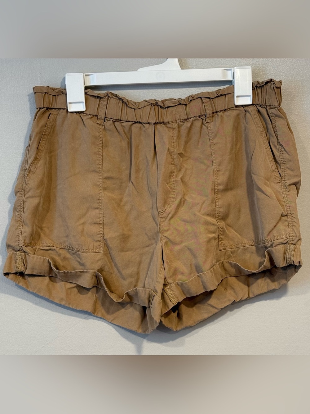 Aerie Khaki Tan Elastic Pull-On Lightweight Roll-Hem Shorts Women's Medium